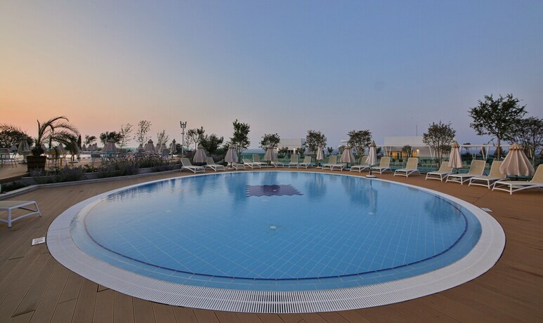 Imagen de la piscina del Hotel White Lagoon All Inclusive. Foto 28