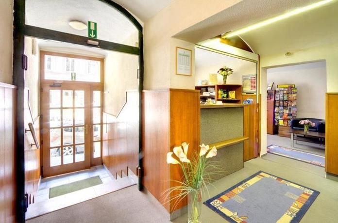 Imagen de los interiores del Hotel White Lion, Praga. Foto 11