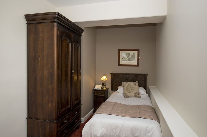 Imagen de la habitación del Hotel White Lion Royal. Foto 6