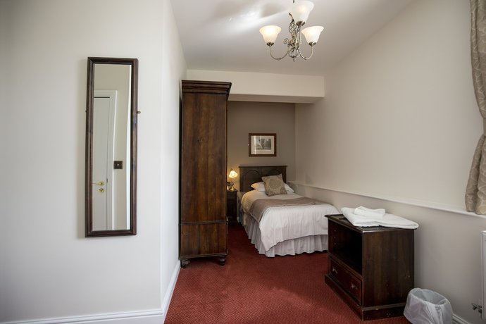 Imagen de la habitación del Hotel White Lion Royal. Foto 8
