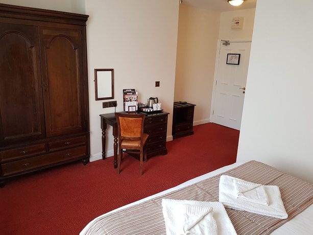 Imagen de la habitación del Hotel White Lion Royal. Foto 12