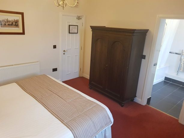 Imagen de la habitación del Hotel White Lion Royal. Foto 15