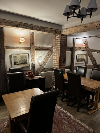Imagen del bar/restaurante del Hotel White Lion, Worcester. Foto 1