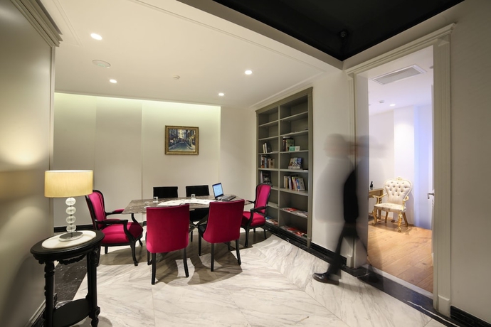 Imagen de los interiores del Hotel White Monarch. Foto 15