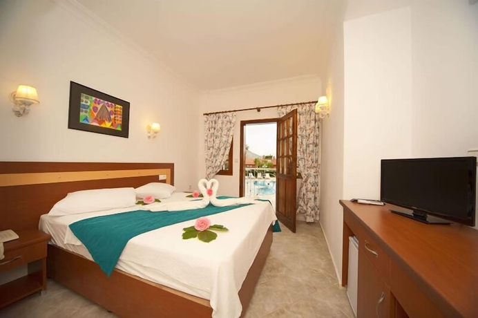 Imagen de la habitación del Hotel White, &Ouml;l&uuml;deniz. Foto 5
