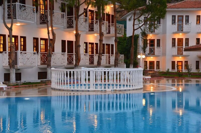 Imagen de la piscina del Hotel White, &Ouml;l&uuml;deniz. Foto 14