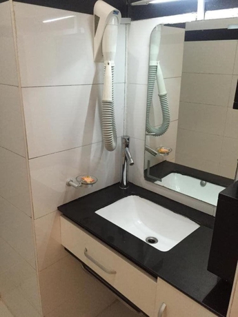 Imagen de la habitación del Hotel White Palace, Antananarivo. Foto 7