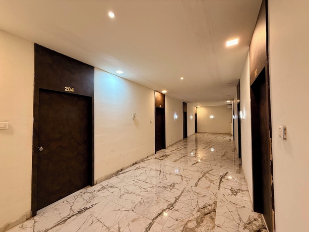Imagen de los interiores del Hotel White Palace, Rajkot. Foto 15