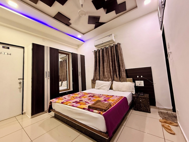 Imagen de la habitación del Hotel White Palace, Rajkot. Foto 5