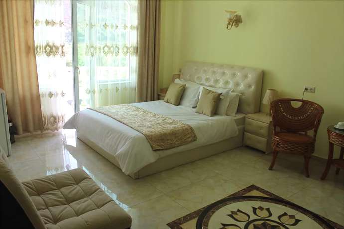 Imagen de la habitación del Hotel White Palace, Tbilisi. Foto 13