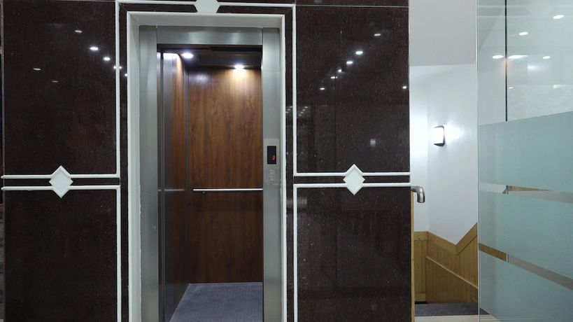 Imagen de los interiores del Hotel White Pearl, Janedghat. Foto 17