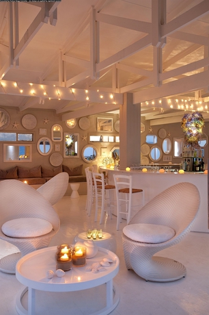 Imagen de la piscina del Hotel White Pearl Resorts. Foto 11