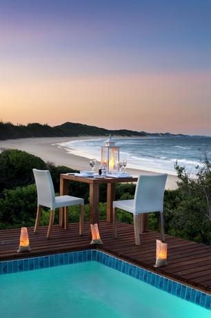 Imagen del bar/restaurante del Hotel White Pearl Resorts. Foto 5