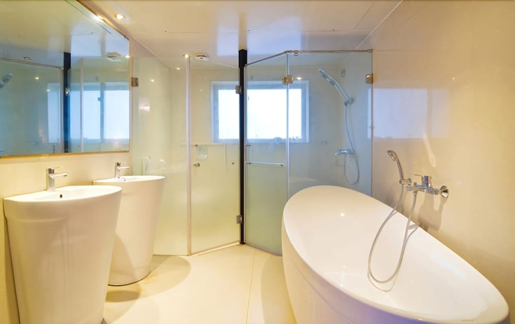 Imagen de la habitación del Hotel White Pearl Suites. Foto 16