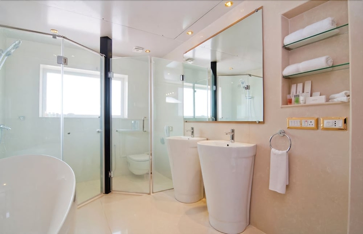 Imagen de la habitación del Hotel White Pearl Suites. Foto 17