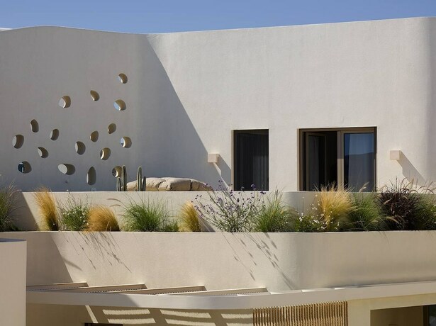 Imagen general del Hotel White Pebble Suites. Foto 3