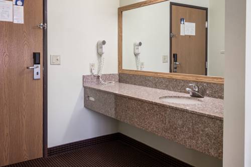 Imagen de la habitación del Hotel White Pine Inn & Suites. Foto 8