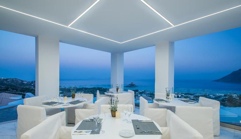 Imagen del bar/restaurante del Hotel White Rock Of Kos - Adults Only. Foto 3