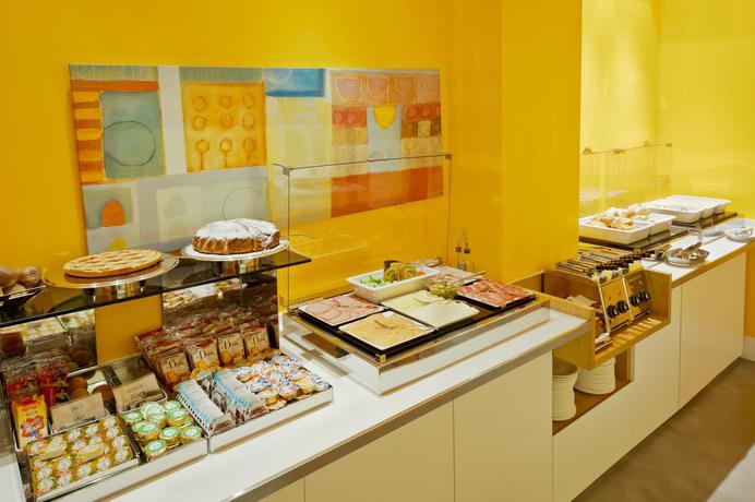 Imagen del bar/restaurante del Hotel White, Roma. Foto 6