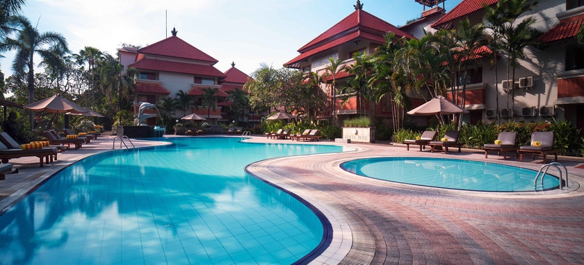Imagen de la piscina del Hotel White Rose Kuta Resort, Villas and Spa. Foto 16