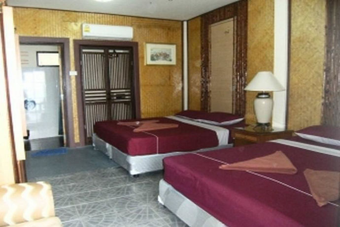 Imagen de los exteriores del Hotel White Sand Beach Resort. Foto 12