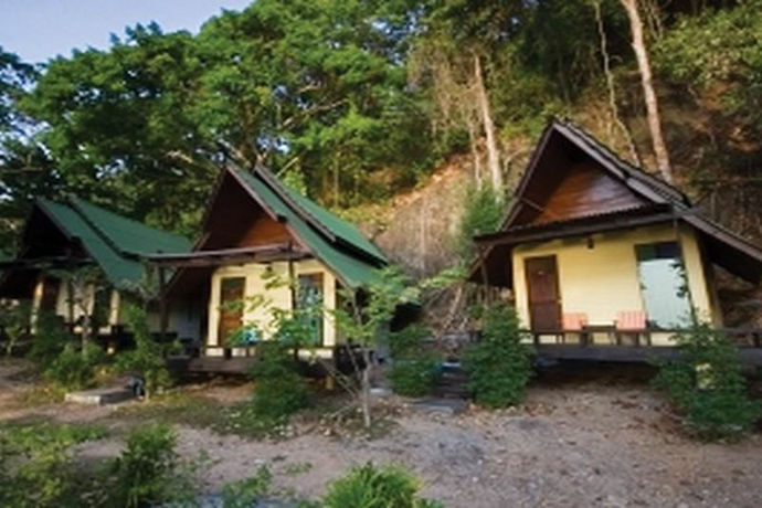 Imagen de los exteriores del Hotel White Sand Beach Resort. Foto 15