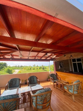 Imagen de los interiores del Hotel White Sand Inn. Foto 15