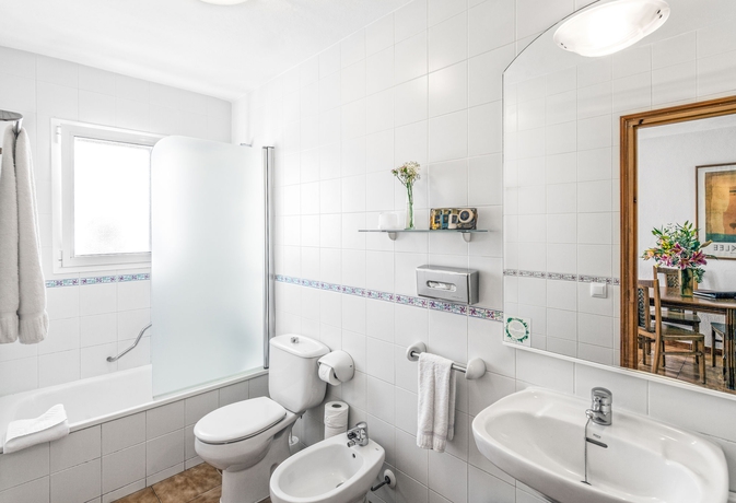 Imagen de la habitación del Hotel White Sands Beach Club. Foto 10