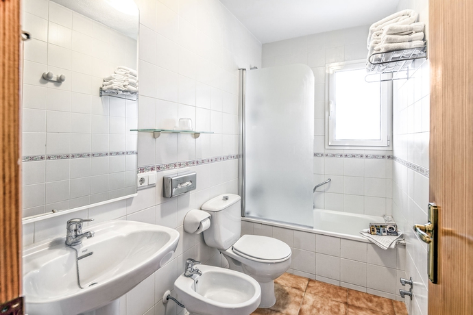 Imagen de la habitación del Hotel White Sands Beach Club. Foto 11