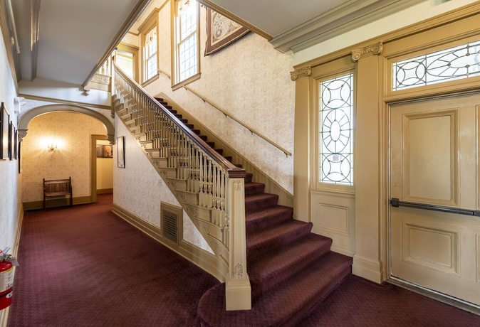 Imagen de los interiores del Hotel White Springs Manor a Belhurst Property. Foto 18