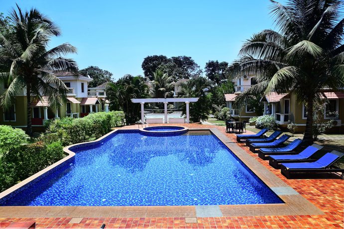 Imagen de la piscina del Hotel White Square Nirvana, Parra. Foto 17