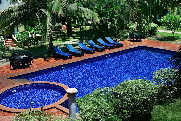 Imagen de la piscina del Hotel White Square Nirvana, Parra. Foto 18