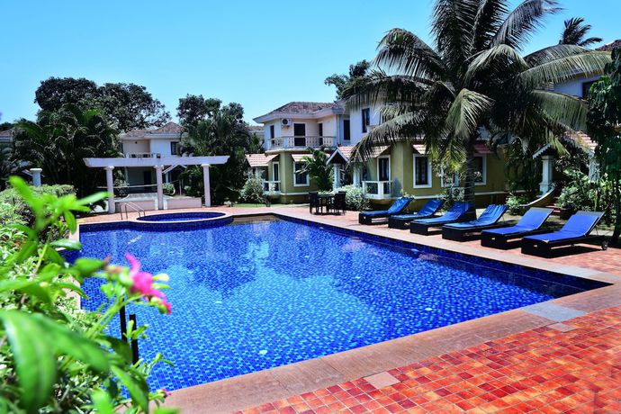 Imagen de la piscina del Hotel White Square Nirvana, Parra. Foto 19