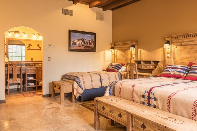 Imagen de la habitación del Hotel White Stallion Ranch. Foto 2