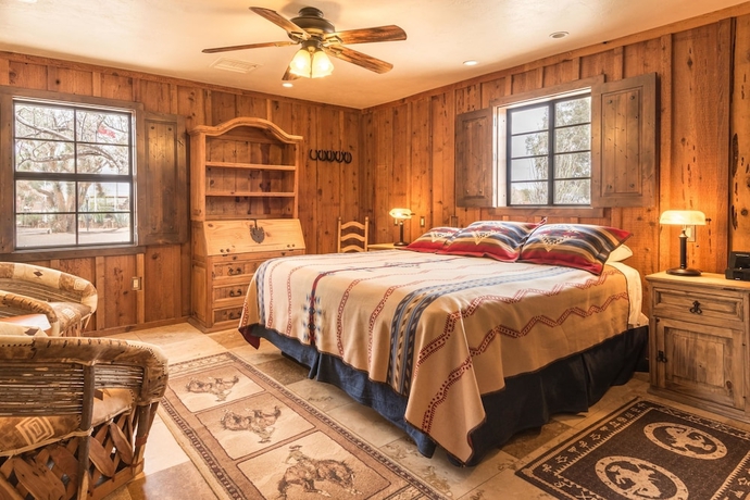 Imagen de la habitación del Hotel White Stallion Ranch. Foto 6