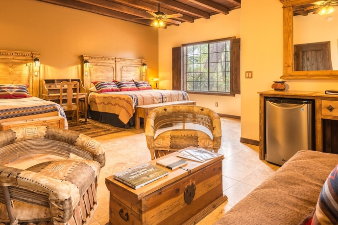 Imagen de la habitación del Hotel White Stallion Ranch. Foto 8