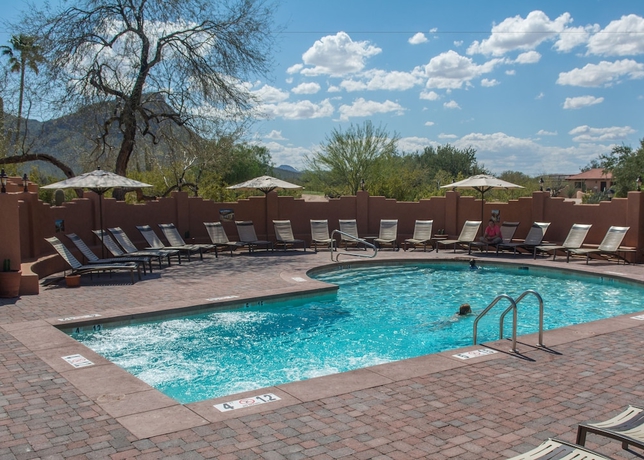 Imagen de la piscina del Hotel White Stallion Ranch. Foto 15
