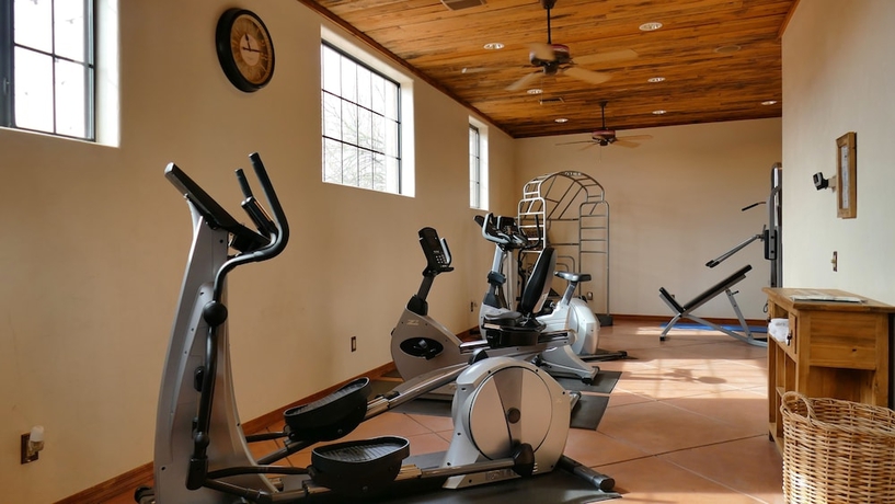 Imagen de los interiores del Hotel White Stallion Ranch. Foto 13