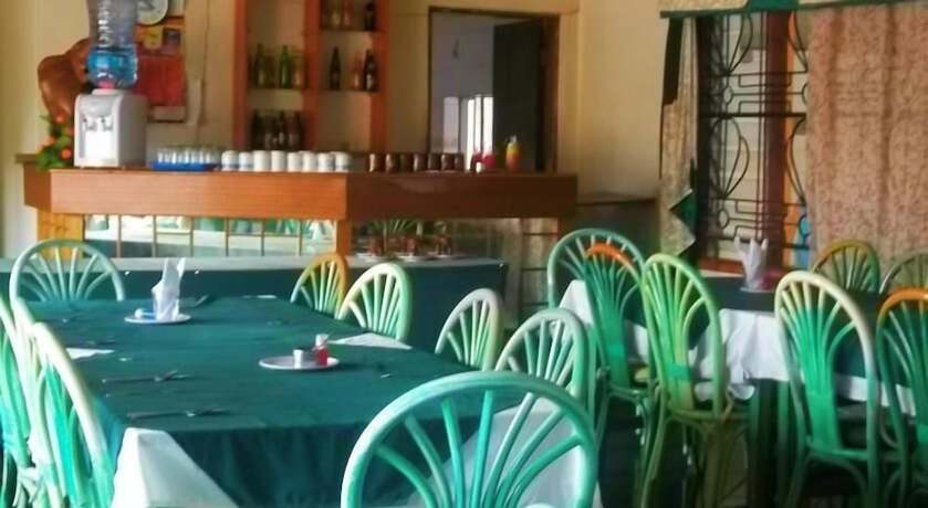 Imagen del bar/restaurante del Hotel White Star, Ciudad de Meru. Foto 3