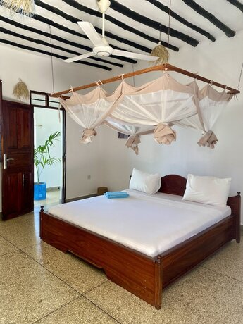 Imagen de la habitación del Hotel White Star Ocean View. Foto 17