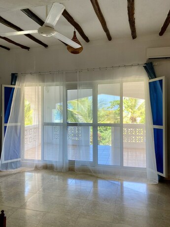 Imagen general del Hotel White Star Ocean View. Foto 14