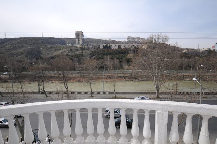Imagen de los exteriores del Hotel White, Tbilisi. Foto 17