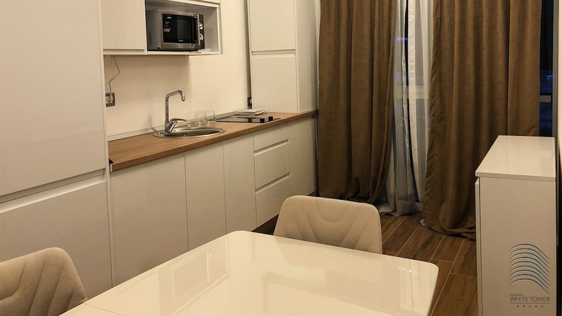 Imagen de la habitación del Hotel White Tower Mamaia. Foto 4