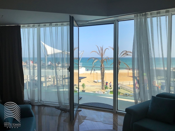 Imagen de la habitación del Hotel White Tower Mamaia. Foto 5