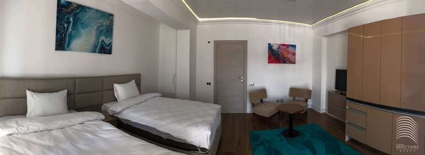 Imagen de la habitación del Hotel White Tower Mamaia. Foto 7