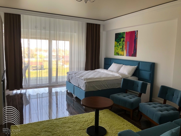 Imagen de la habitación del Hotel White Tower Mamaia. Foto 11