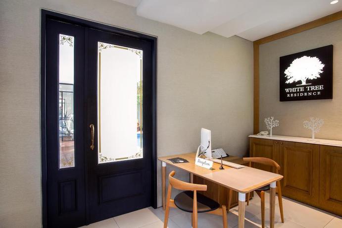 Imagen de los interiores del Hotel White Tree Residence. Foto 7