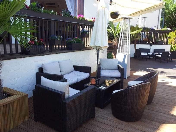 Imagen de los exteriores del Hotel White Waters Country. Foto 17