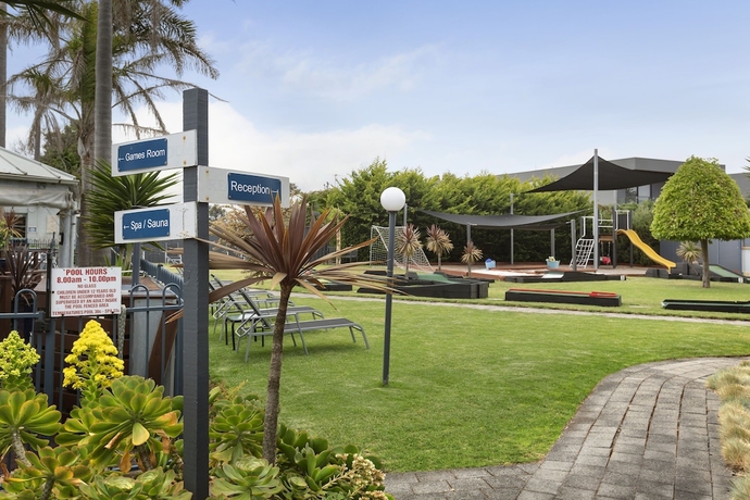 Imagen de los exteriores del Hotel Whitecliffs Beach Resort. Foto 11