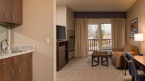 Imagen de la habitación del Hotel Whitefish Riverfront. Foto 5